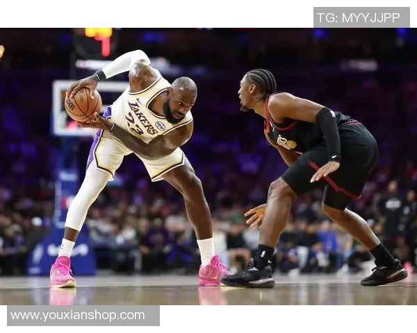 笨分？老詹40周岁343天仍能主宰比赛 中远投连拿10分诠释何为技术