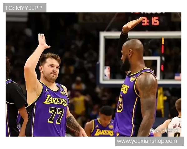 别被东契奇神仙数据骗了！湖人赢爵士，靠的是詹姆斯藏在板凳上的第二套阵容