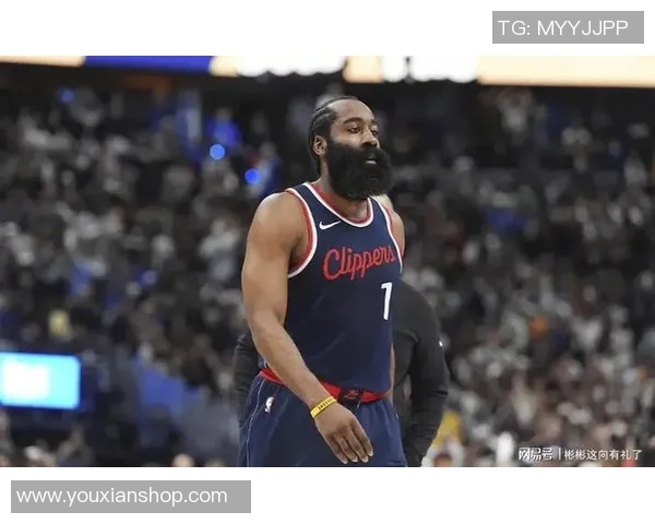 稳定输出!哈登&莱昂纳德首节14中7合砍20分 稳定输出!哈登&莱昂纳德首节14中7合砍20分